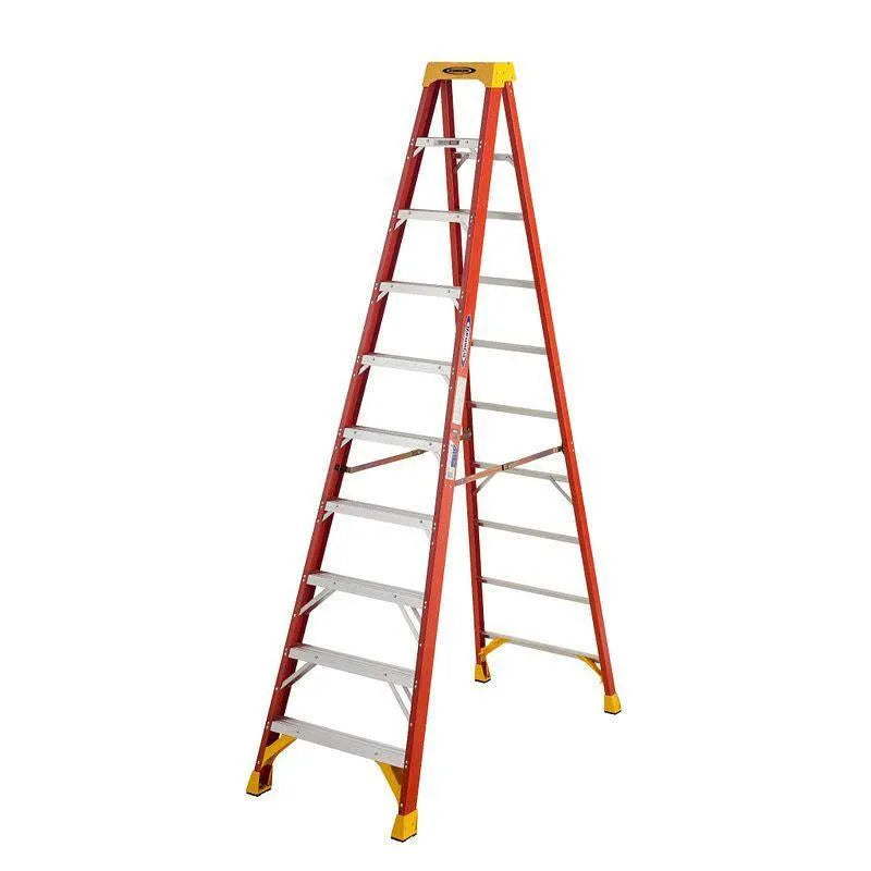 Escalera de peldaños de fibra de vidrio serie 6200 | Capacidad de carga 300 lb (136 kg)