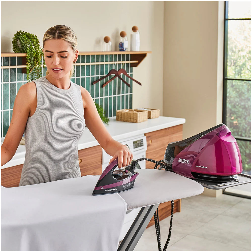 2025 Morphy Richards 332102 Speed Steam Pro - Centro de planchado con sistema de autolimpieza, 1,6L, Violeta - Planchado rápido y potente - Elimina las arrugas en una sola pasada
