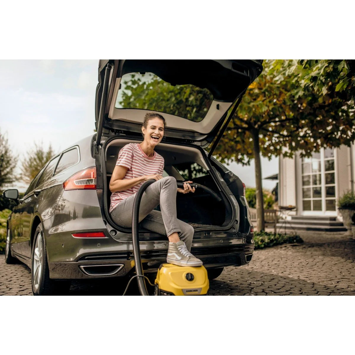 2025 Aspiradora WD 3 – Potencia compacta para limpiezas secas y húmedas sin interrupciones