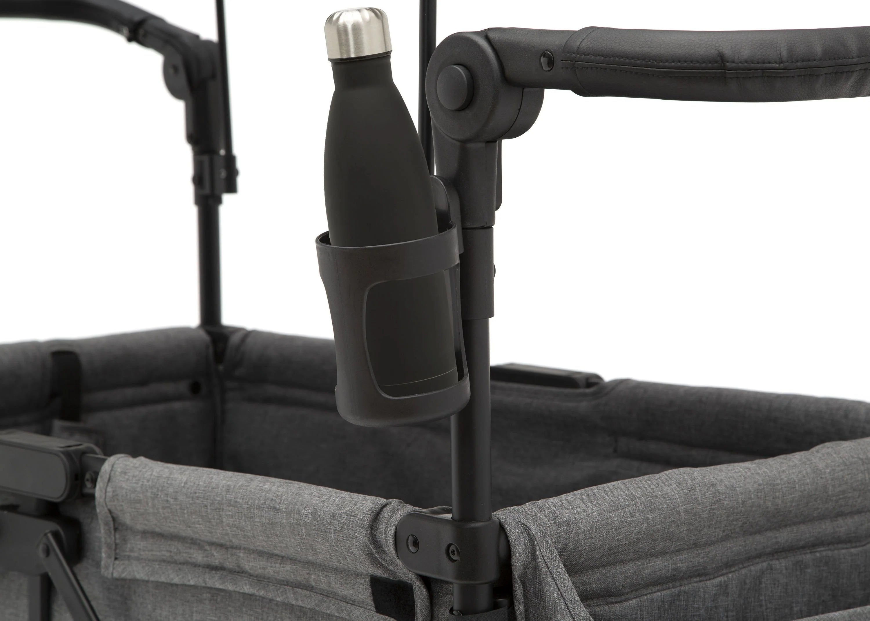 2025 Jeep Wrangler Stroller Wagon de Delta Children – 3 Modos: Portabebés, Cochecito y Carrito, Suspensión, Capota UV, Compatible con Sillas de Auto, Almacenamiento Múltiple, Manillares Ajustables