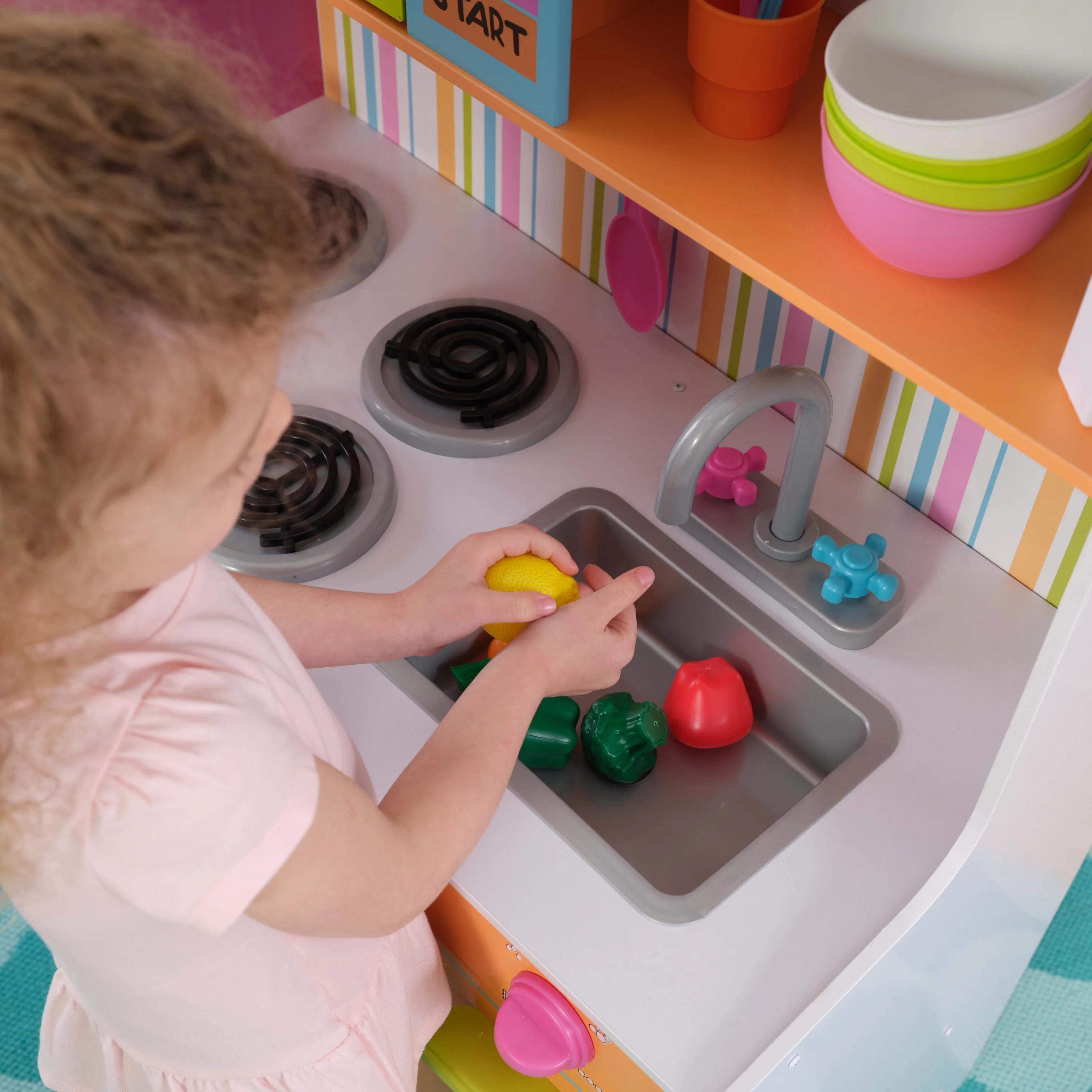 2025 Cocina de madera KidKraft Deluxe Big and Bright para niños, colores neón