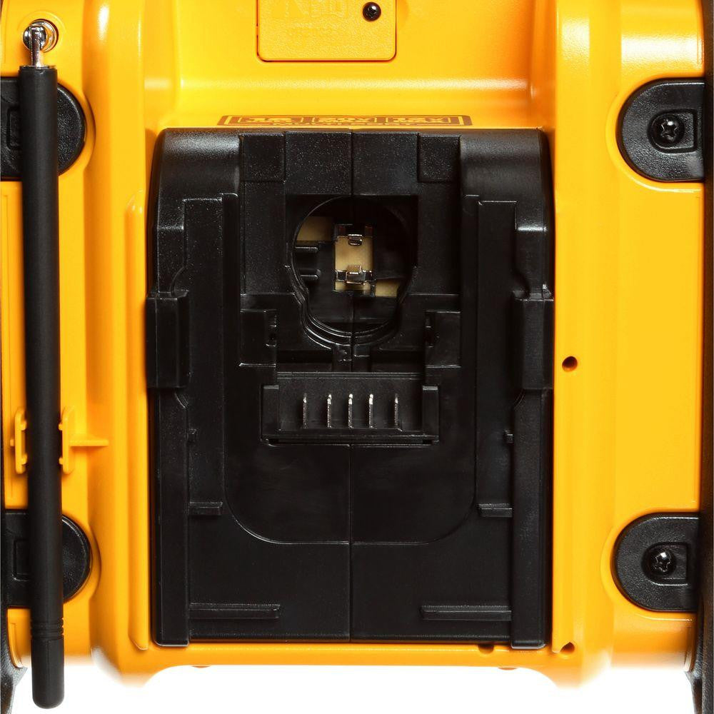 2025 Radio de obra compacta DEWALT 20-Volt MAX con cable / inalámbrica