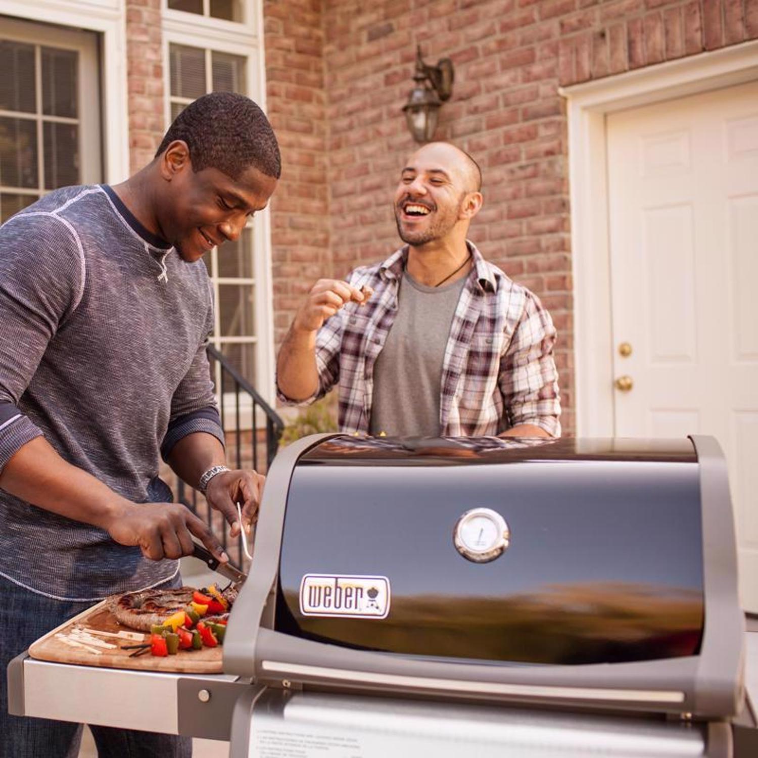 2025 Weber Spirit E-210 Parrilla a Gas de Propano Líquido de 2 Quemadores en Color Negro
