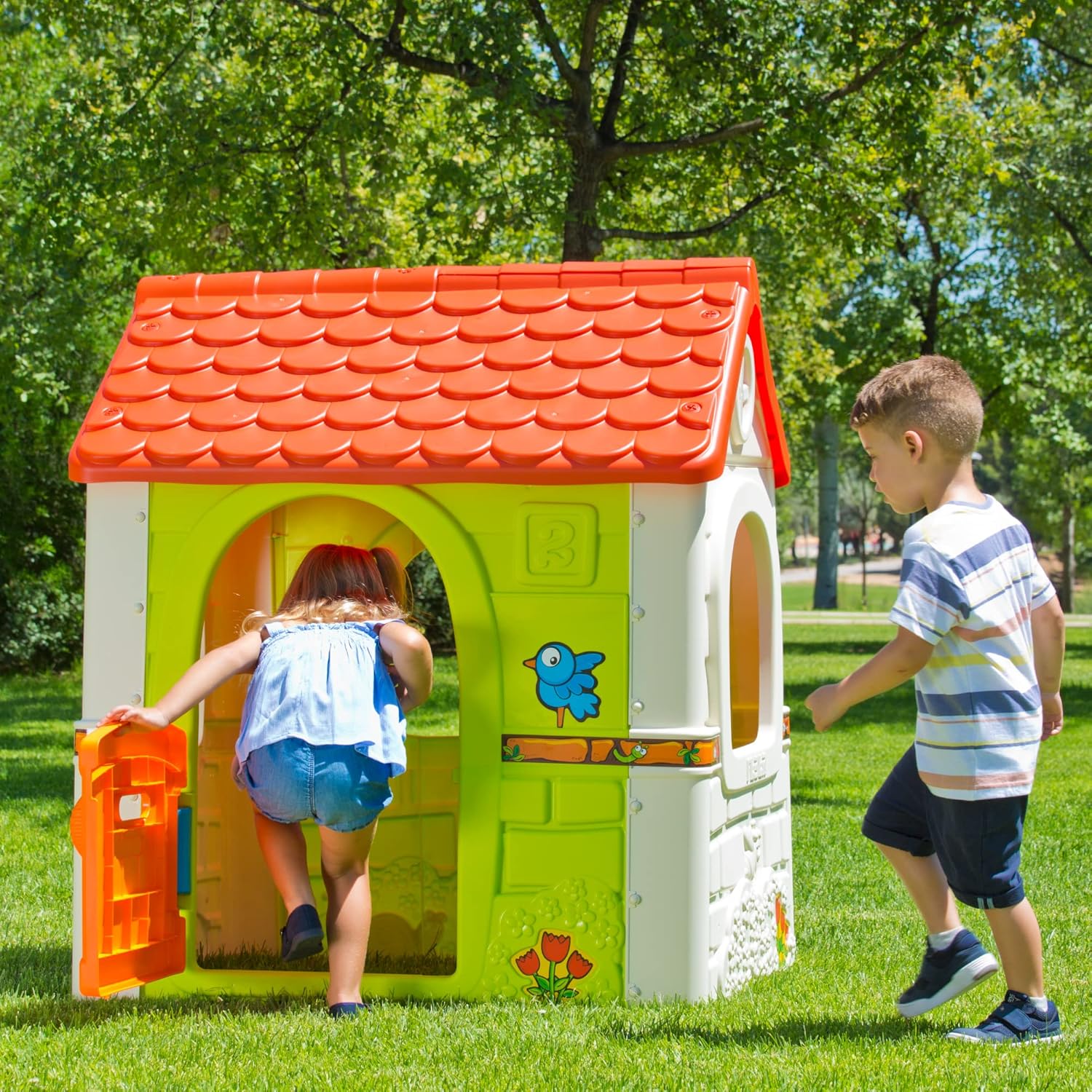Feber - Fantasy House, Casita Infantil de Juegos con Puerta Abatible, Jugar al Aire Libre o en Casa, Resistente y de Fácil Montaje, para Niños de 2 a 6 años, Famosa (800010237), Versión previa