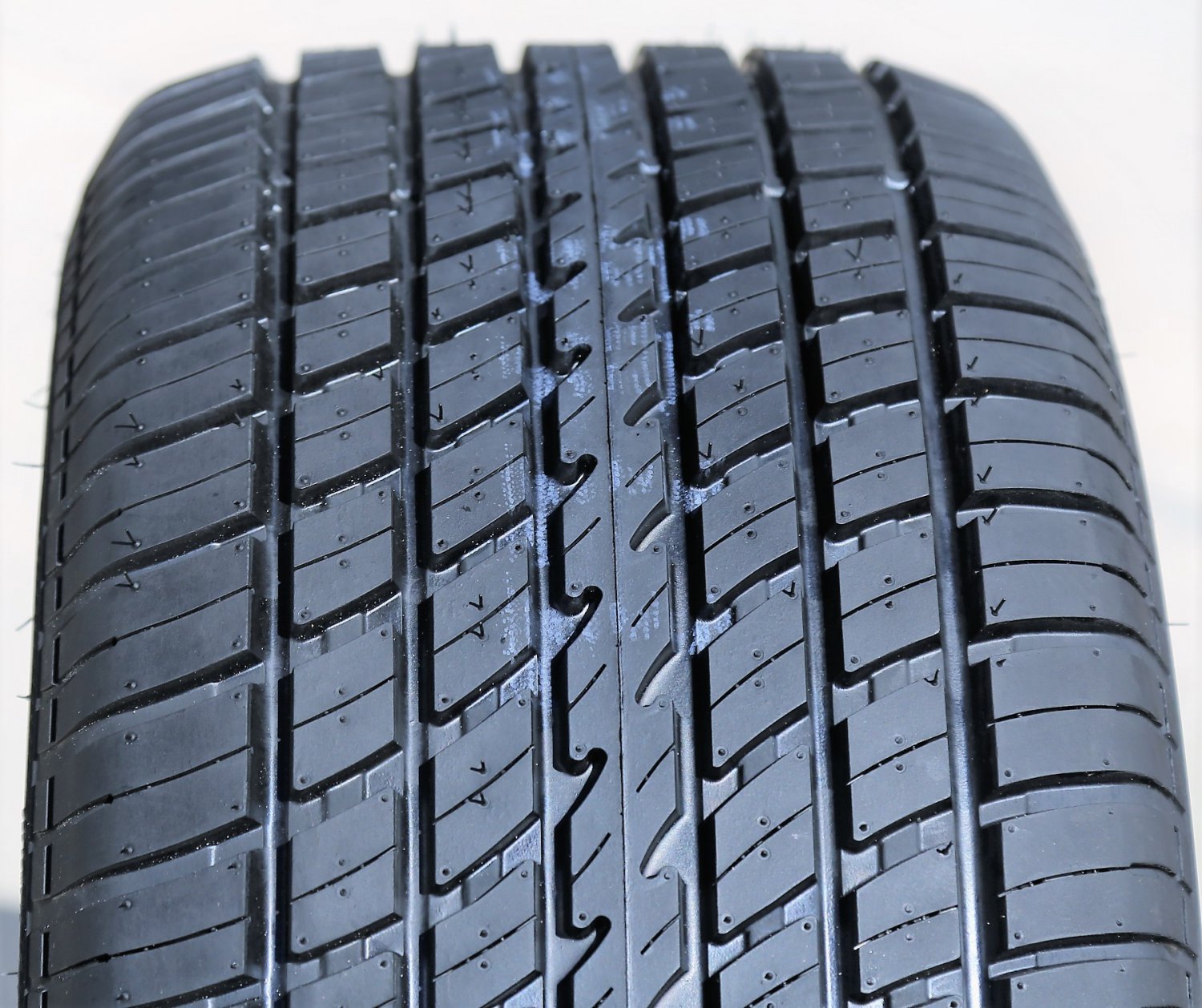 2025 Neumático Cooper Cobra Radial G/T 295/50R15 105S A/S All Season