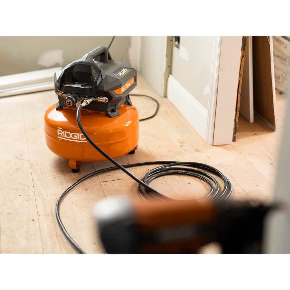 2025 Compresor de Aire Eléctrico Portátil de 6 Gal. con Pistola de Clavos Brad de 18GA, Pistola de Clavos Finish Recta de 16GA y Grapadora Finish de 18GA R69603FK