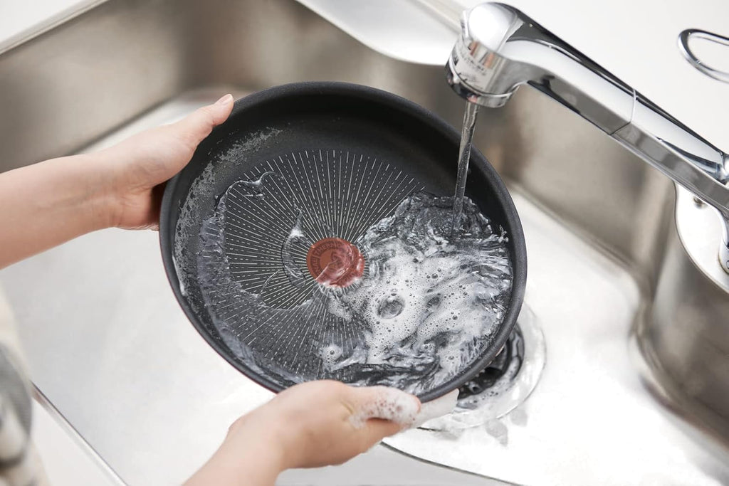 Tefal Ingenio Unlimited On - Juego de 3 Cazos 16/18/20 cm + Mango extraíble | Apto inducción, antiadherentes, revestimiento titanio, Thermo-signal, sin PFOA, apto lavavajillas y horno