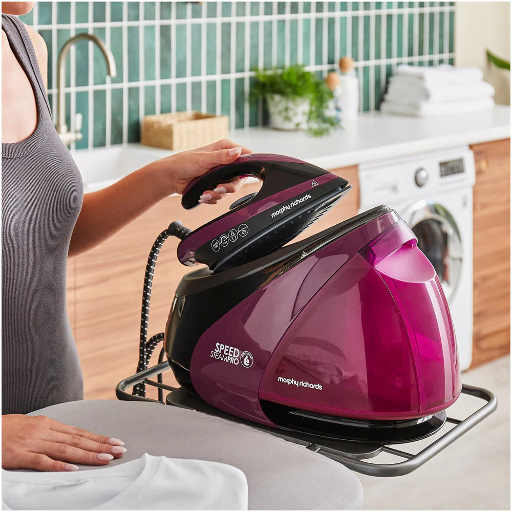 2025 Morphy Richards 332102 Speed Steam Pro - Centro de planchado con sistema de autolimpieza, 1,6L, Violeta - Planchado rápido y potente - Elimina las arrugas en una sola pasada