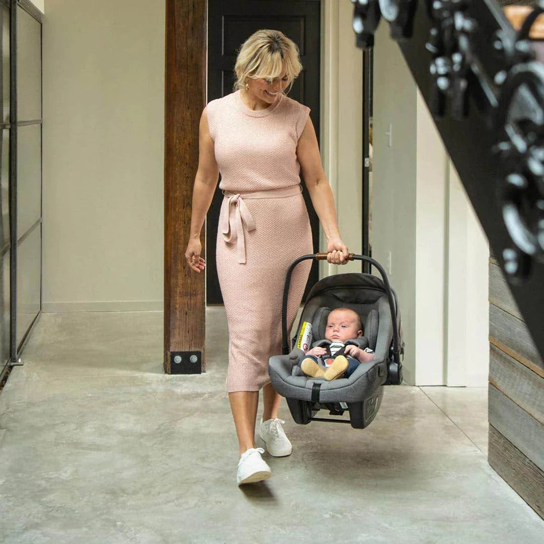 2025 Nuna PIPA Next i-Size asiento auto con base giratoria NEXT – ligero, seguro y flexible para tus desplazamientos