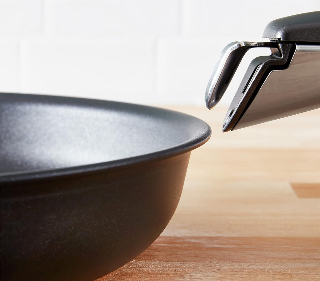 Tefal Ingenio Unlimited On - Juego de 3 Cazos 16/18/20 cm + Mango extraíble | Apto inducción, antiadherentes, revestimiento titanio, Thermo-signal, sin PFOA, apto lavavajillas y horno