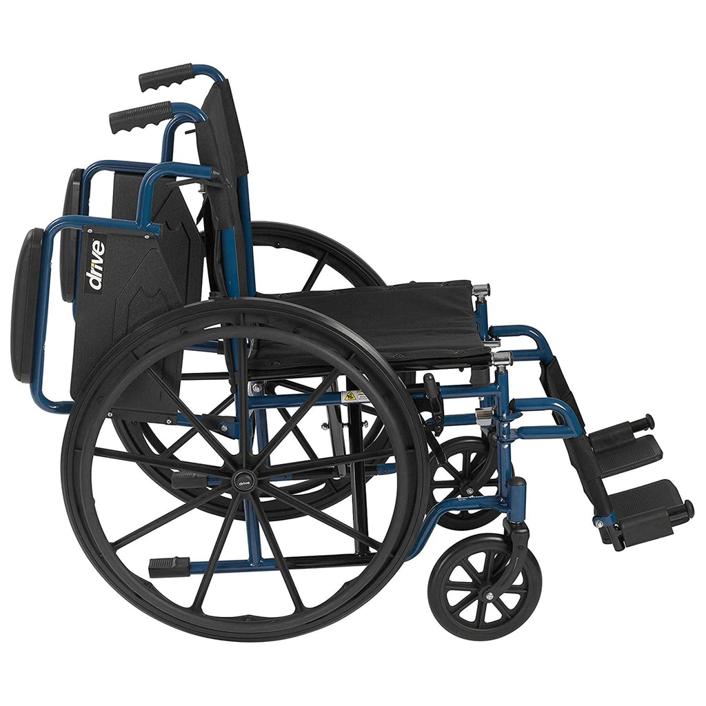2025 Silla de ruedas plegable y liviana Drive Medical Blue Streak con asiento de 20 pulgadas de ancho
