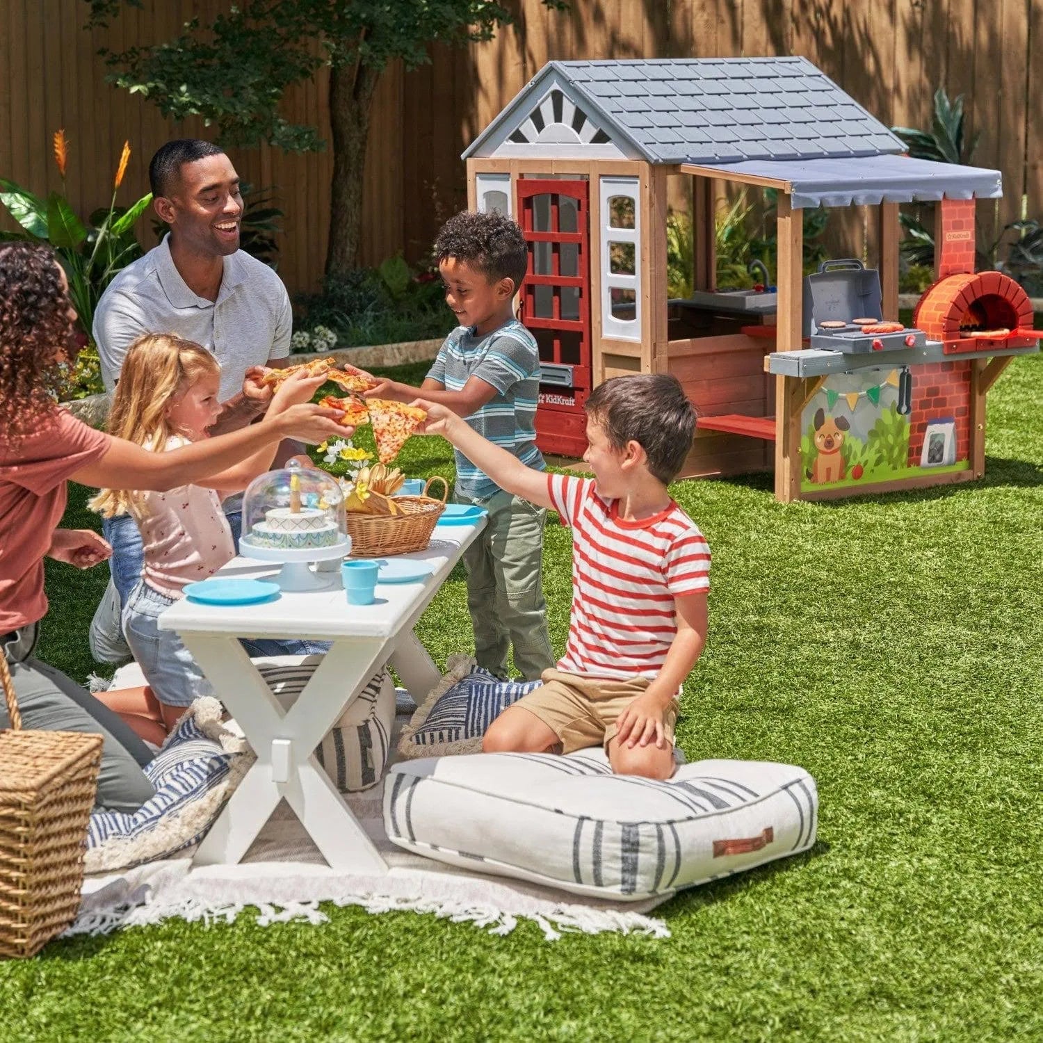 2025 Casa de Juegos KidKraft Grill & Chill Pizza Party de Madera para Exteriores