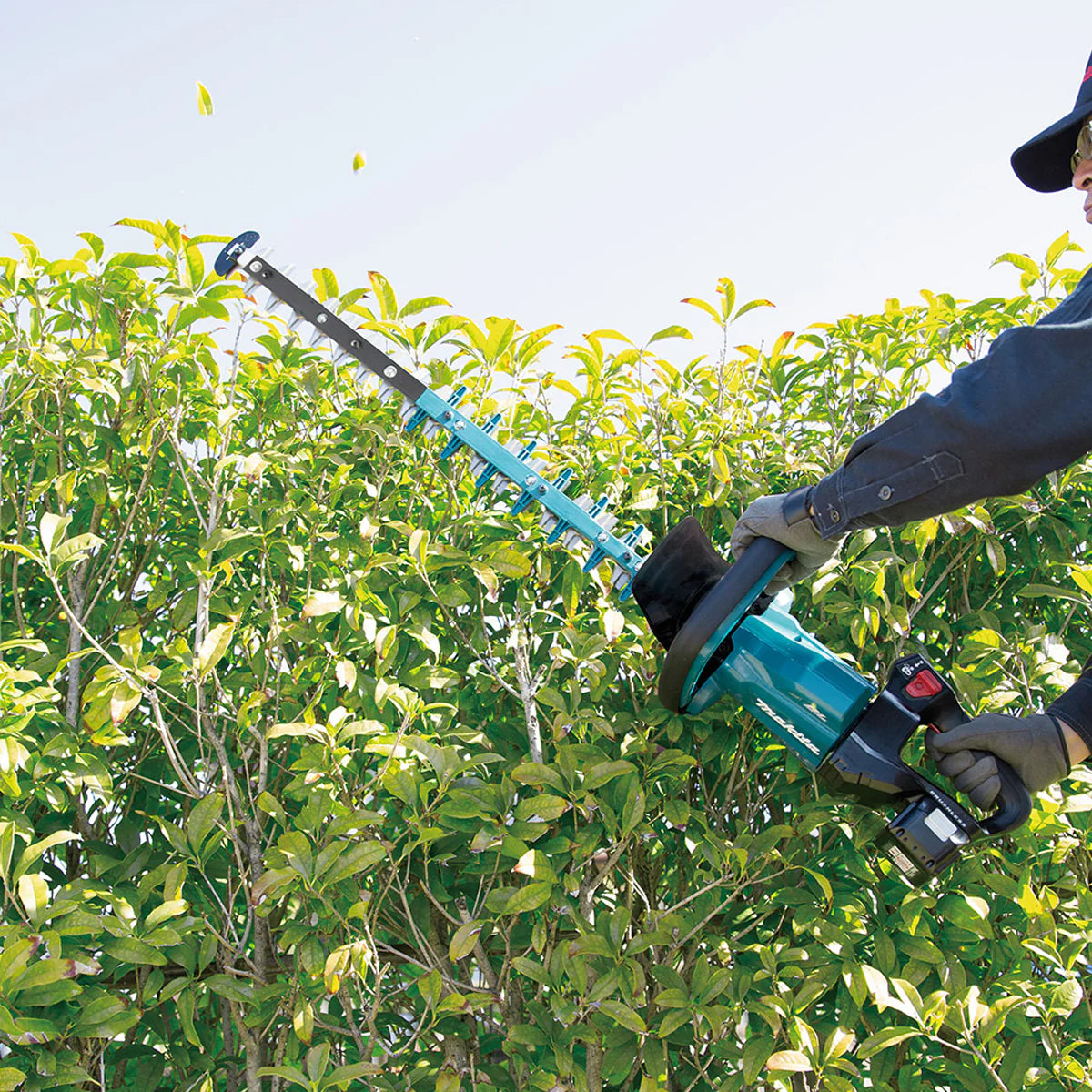 2025 Makita DUH601Z 18V LXT Cortasetos Inalámbrico de 60cm con Motor sin Escobillas (Solo Cuerpo)