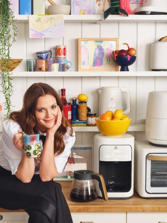 2025 Hermoso horno tostador con freidora de aire caliente táctil para 6 rebanadas, glaseado blanco por Drew Barrymore