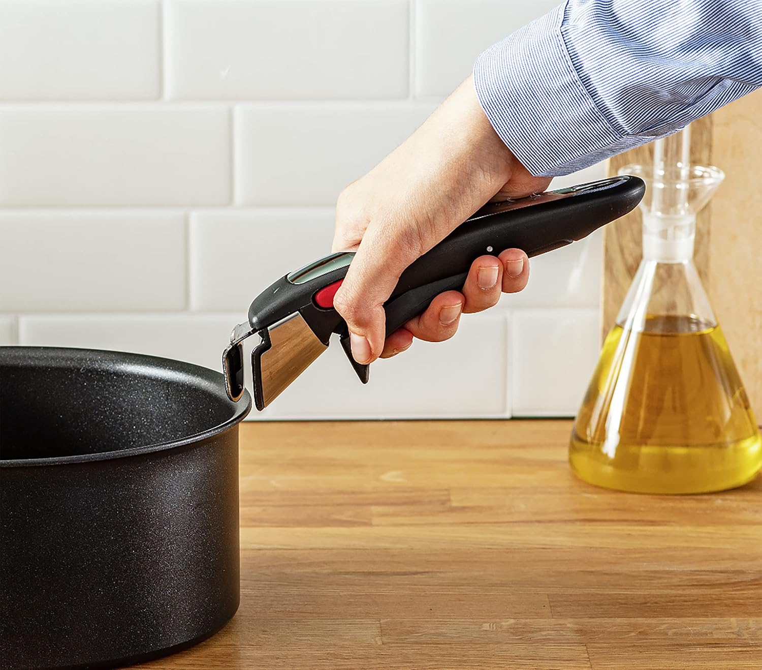Tefal Ingenio Unlimited On - Juego de 3 Cazos 16/18/20 cm + Mango extraíble | Apto inducción, antiadherentes, revestimiento titanio, Thermo-signal, sin PFOA, apto lavavajillas y horno