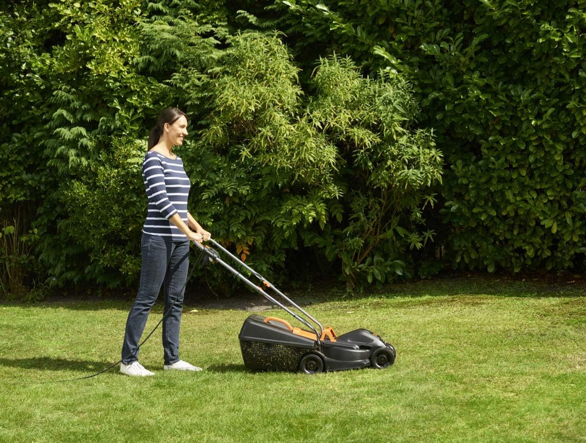 BLACK+DECKER Cortacésped con Manillar de Tipo Bicicleta 1600W, Ancho de Corte 38cm, Sistema E-Drive, EdgeMax y SoftTouch, 6 Alturas de Corte, Depósito 45L, BEMW471BH