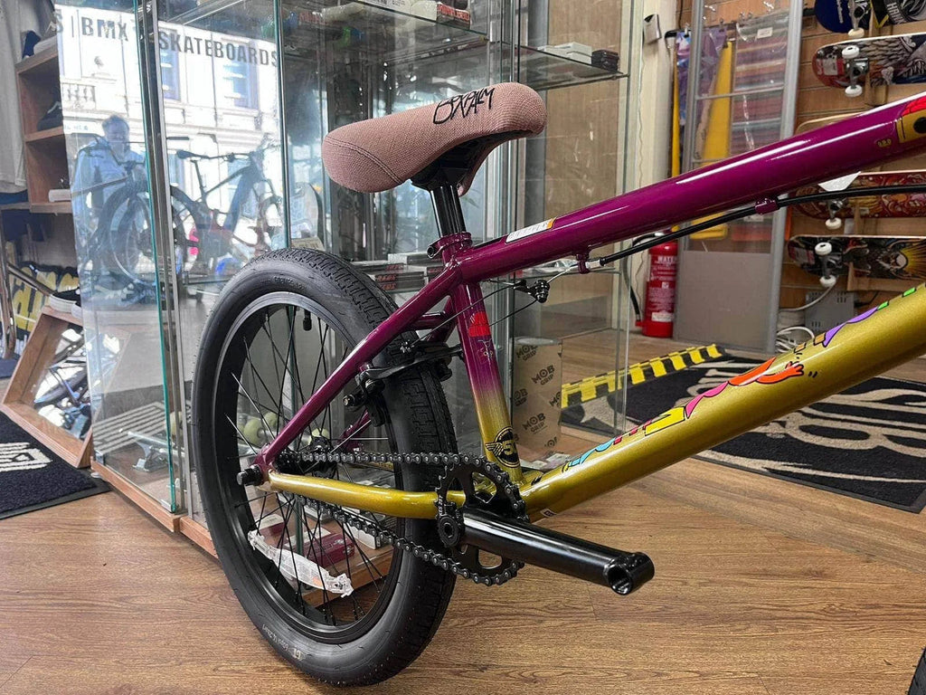 2025 Bicicleta BMX GT Performer – Bicicleta freestyle de gama media con tubo superior de 20,5" o 21"