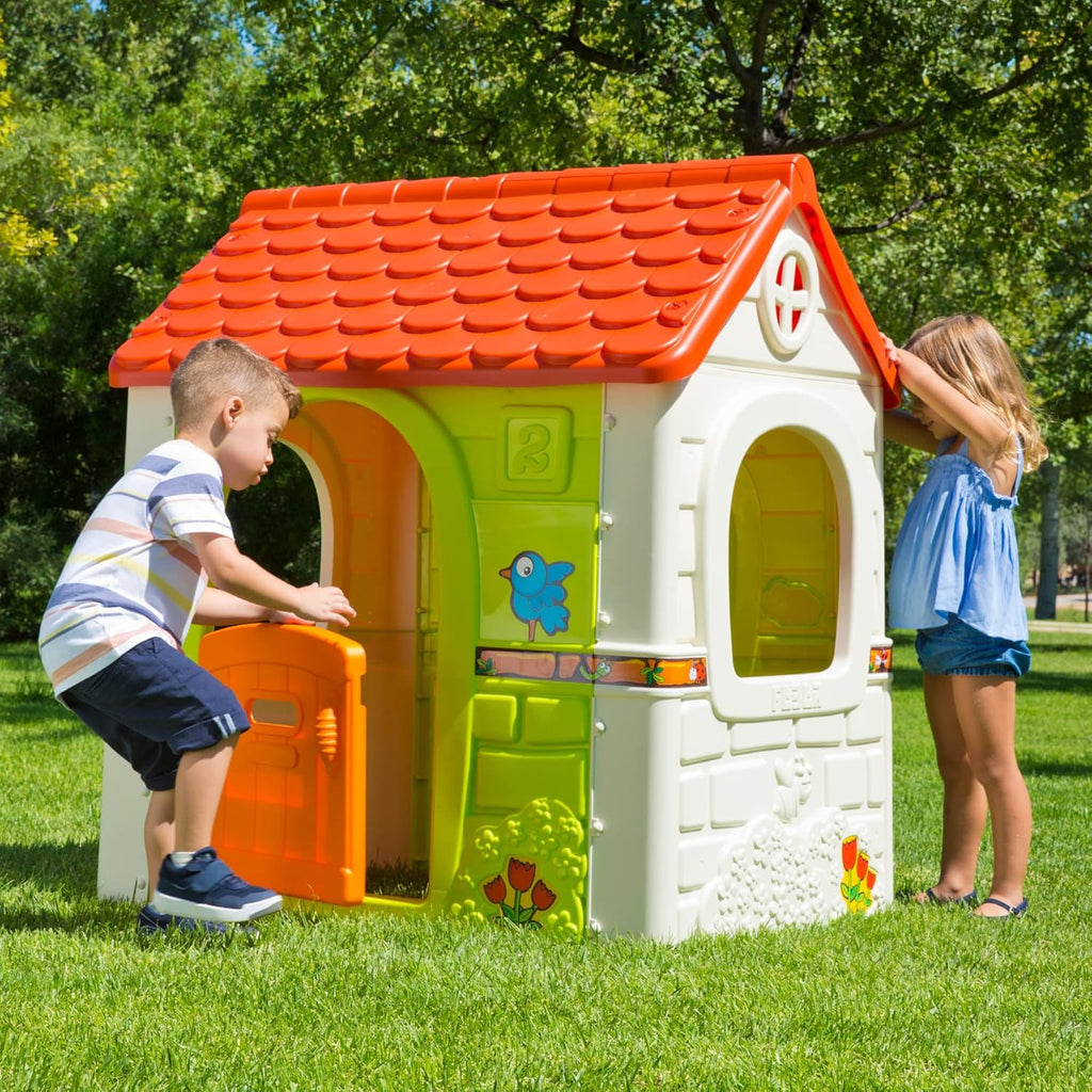 Feber - Fantasy House, Casita Infantil de Juegos con Puerta Abatible, Jugar al Aire Libre o en Casa, Resistente y de Fácil Montaje, para Niños de 2 a 6 años, Famosa (800010237), Versión previa