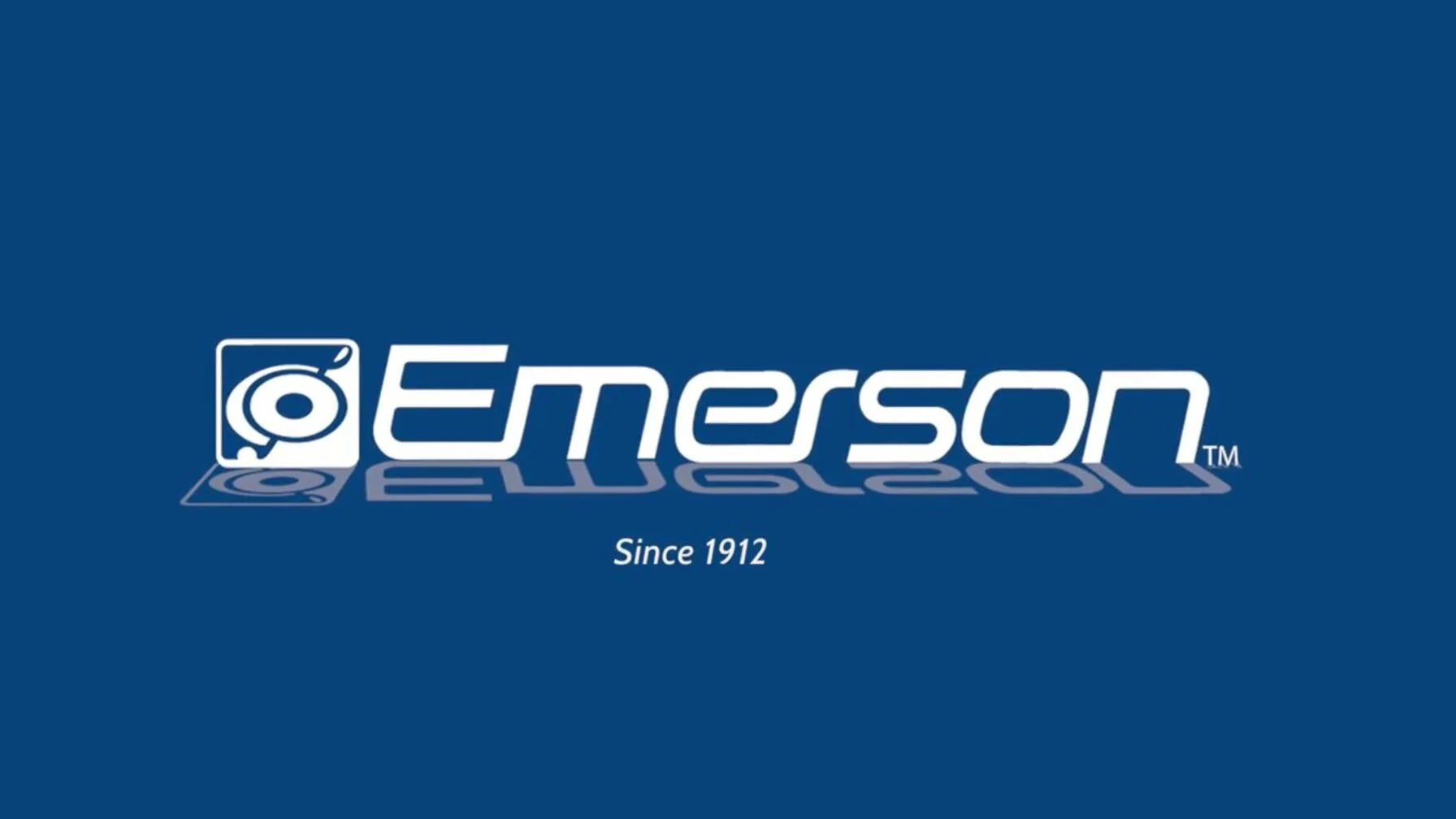 2025 Microondas retro negro Emerson 0,9 pies³ 800 W con función grill, modelo MWRG0901BK.