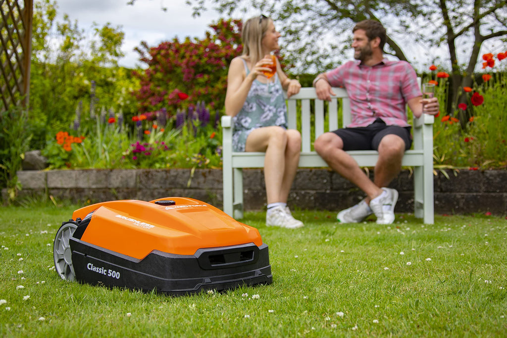 2025 Robot cortacésped Yard Force SA900ECO – Hasta 900 m² – Función corte en bordes – Sensor de lluvia – Motor sin escobillas – 28 V – Negro/Naranja