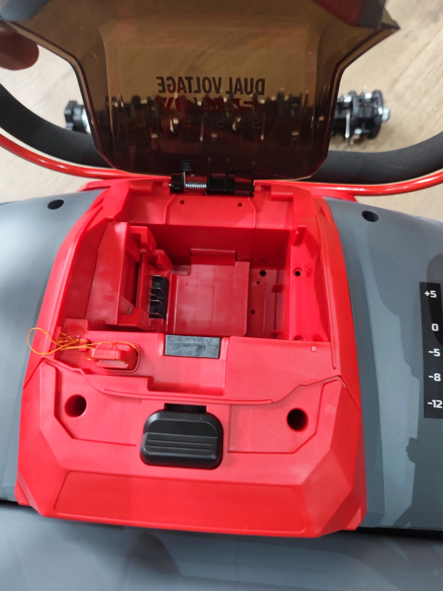 2025 Aireador / Escarificador inalámbrico Powerworks PD48SC 48V sin batería ni cargador