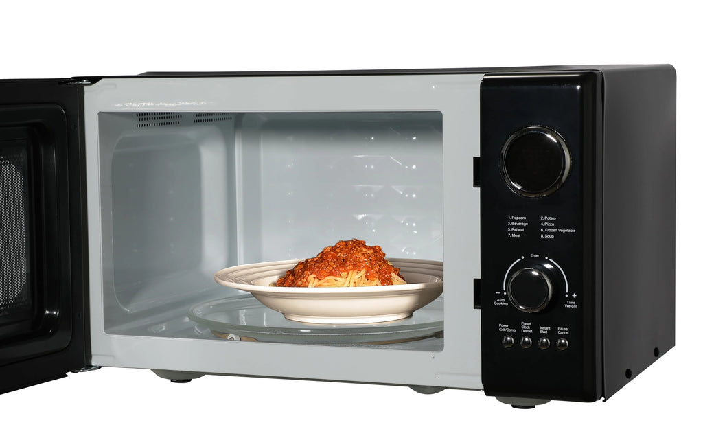 2025 Microondas retro negro Emerson 0,9 pies³ 800 W con función grill, modelo MWRG0901BK.
