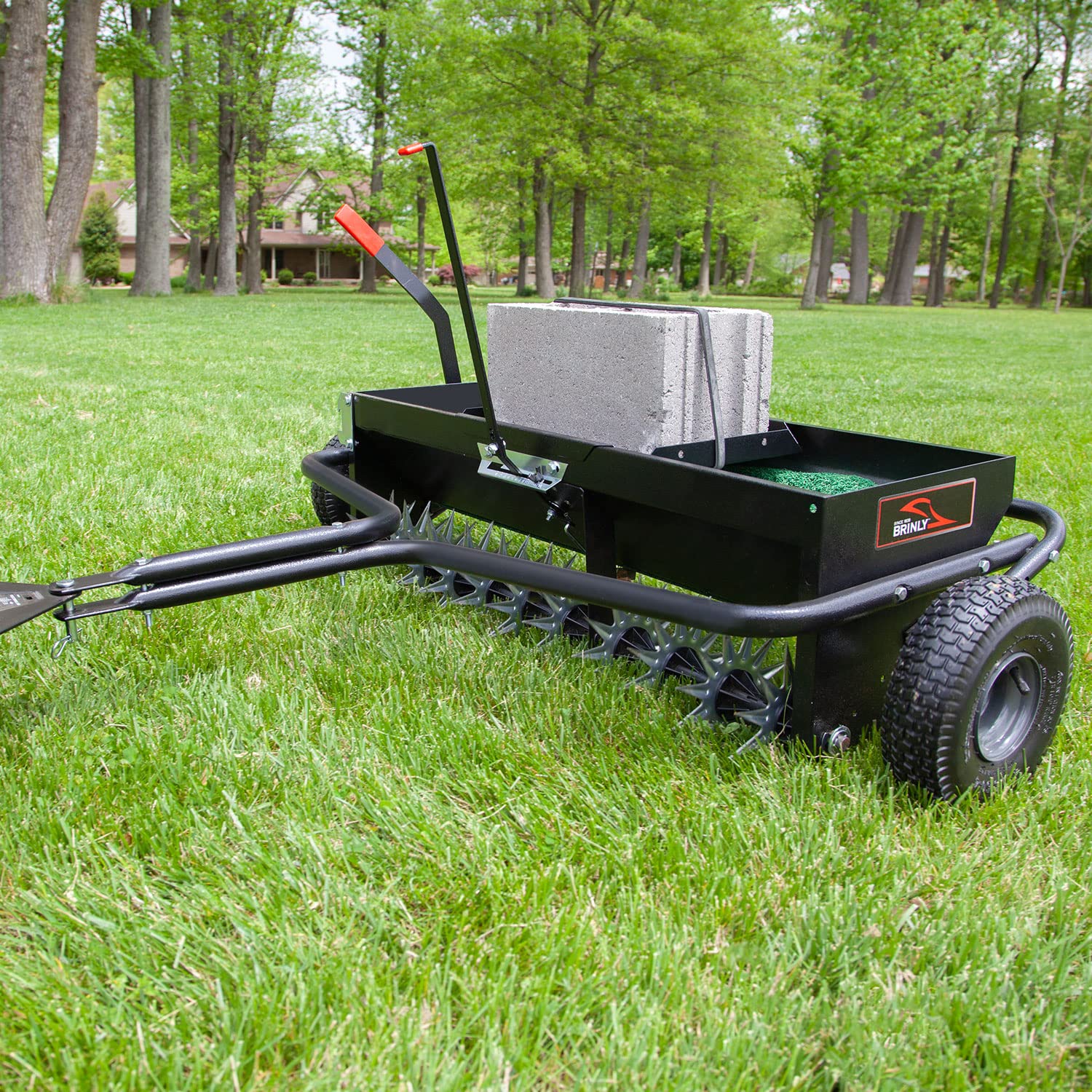 2025 Brinly AS2 40BH P Combinación Aerador y Esparcidor