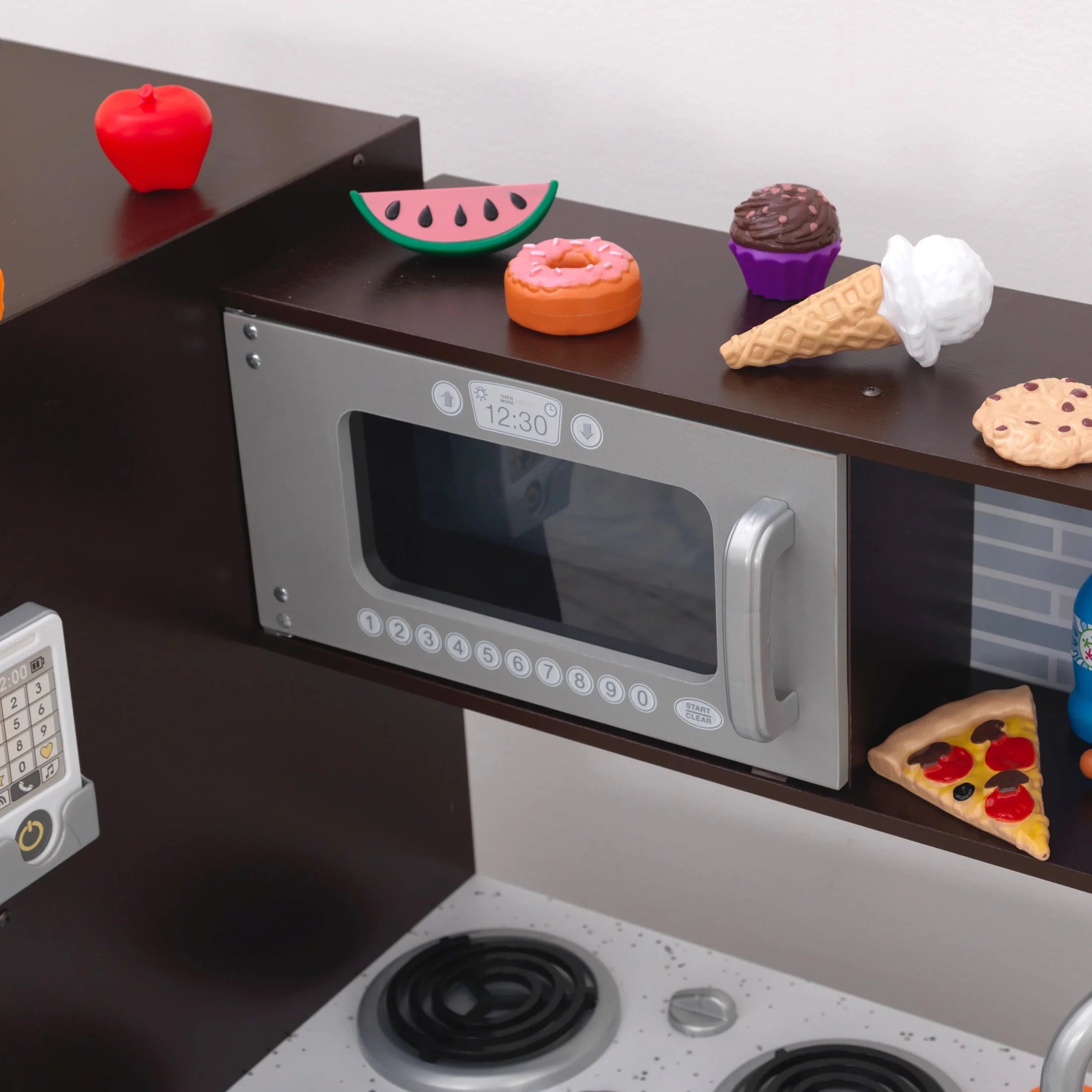 2025 Cocina de madera KidKraft Uptown Espresso con 30 accesorios de alimentos lúdicos
