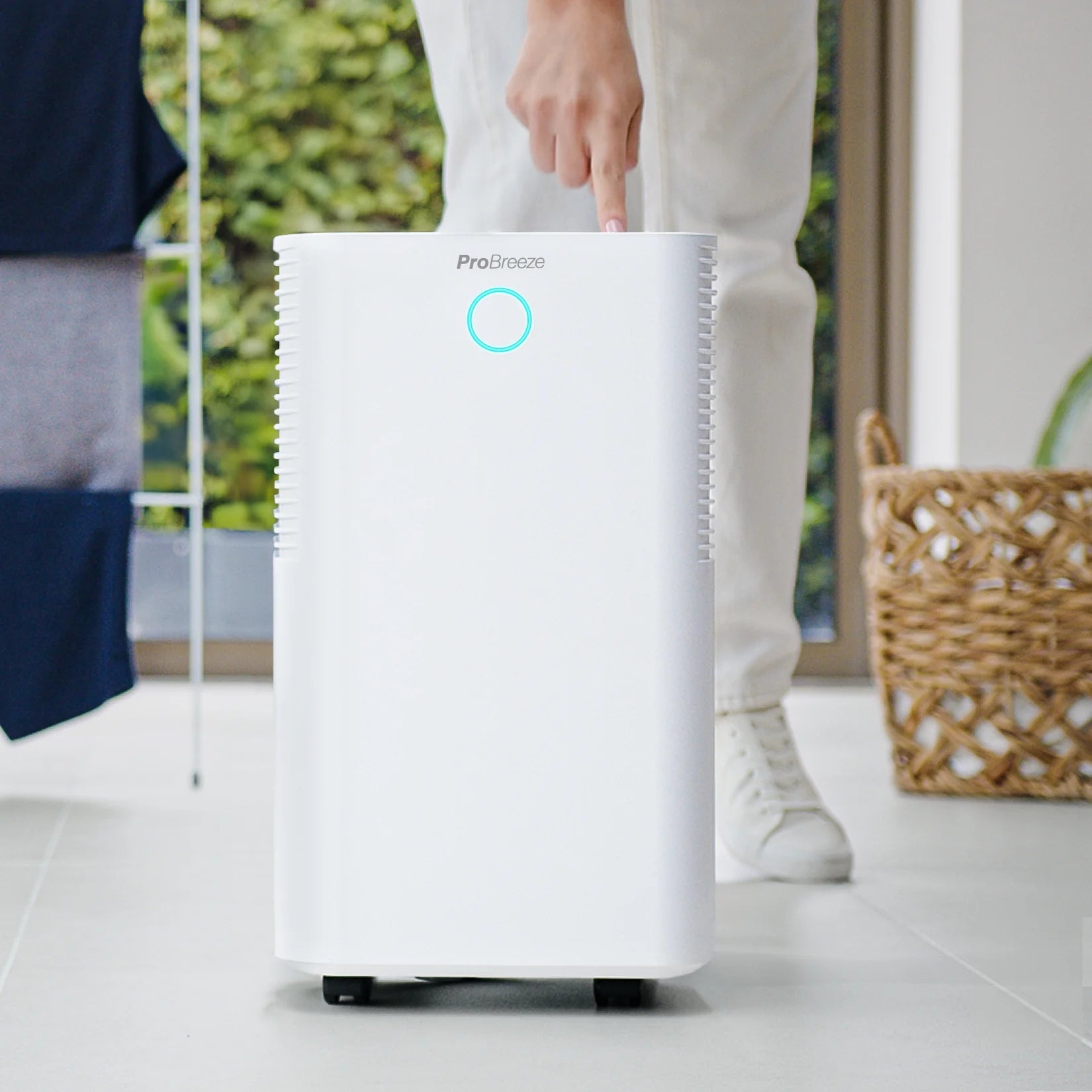 Deshumidificador silencioso y de bajo consumo OmniDry 12L con control mediante aplicación inteligente