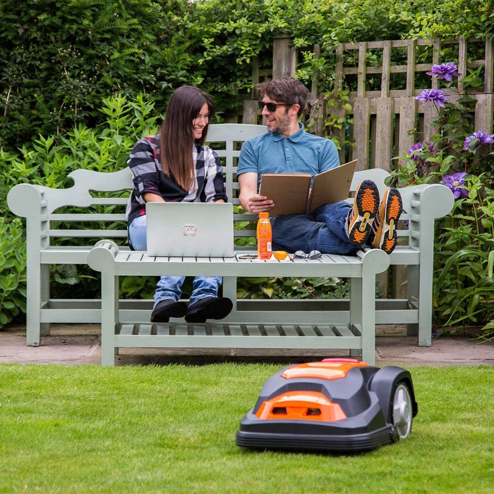2025 Robot cortacésped Yard Force SA900ECO – Hasta 900 m² – Función corte en bordes – Sensor de lluvia – Motor sin escobillas – 28 V – Negro/Naranja