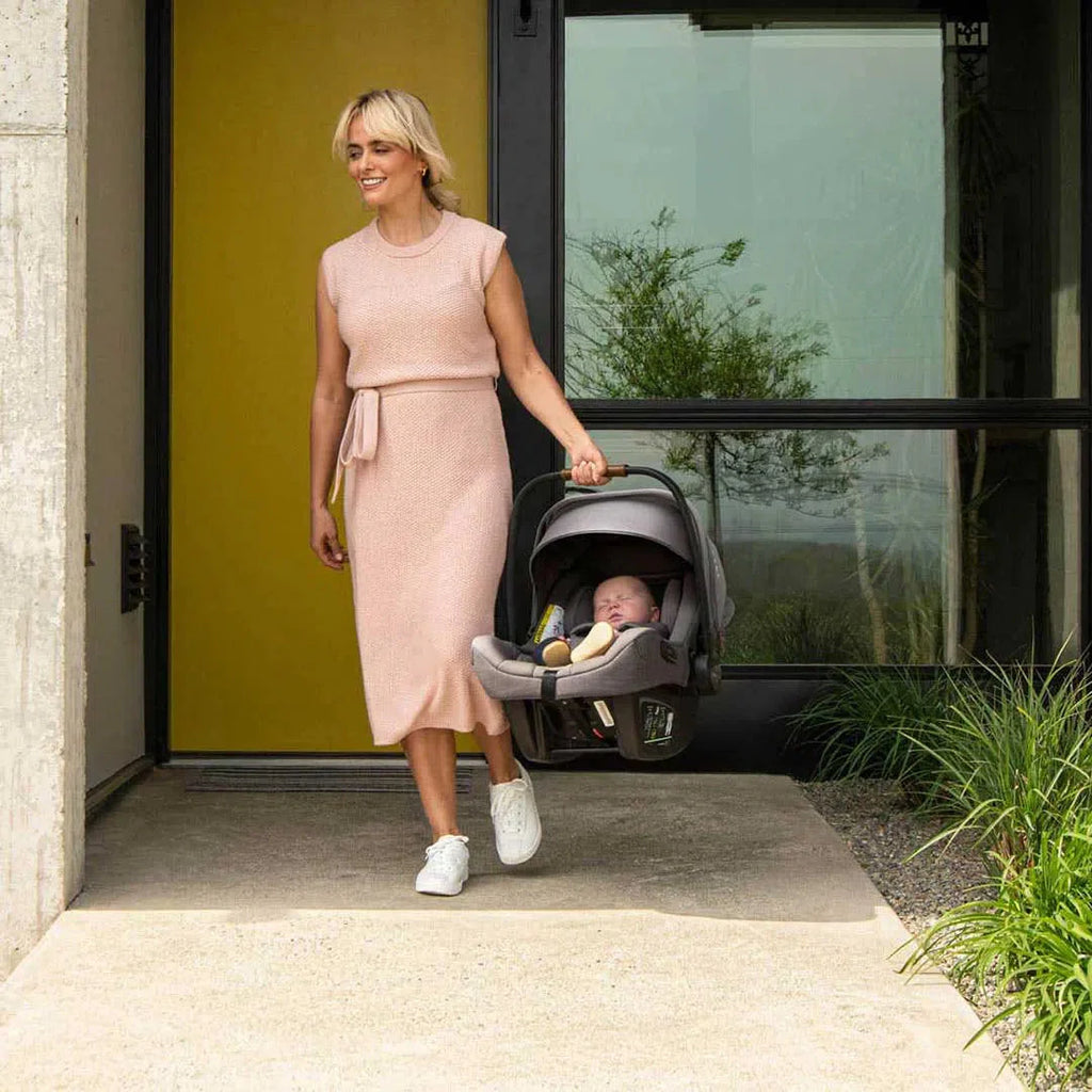 2025 Nuna PIPA Next i-Size asiento auto con base giratoria NEXT – ligero, seguro y flexible para tus desplazamientos