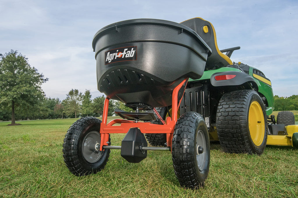 2025 Esparcidor Agri-Fab de 130 Libras para Remolcar